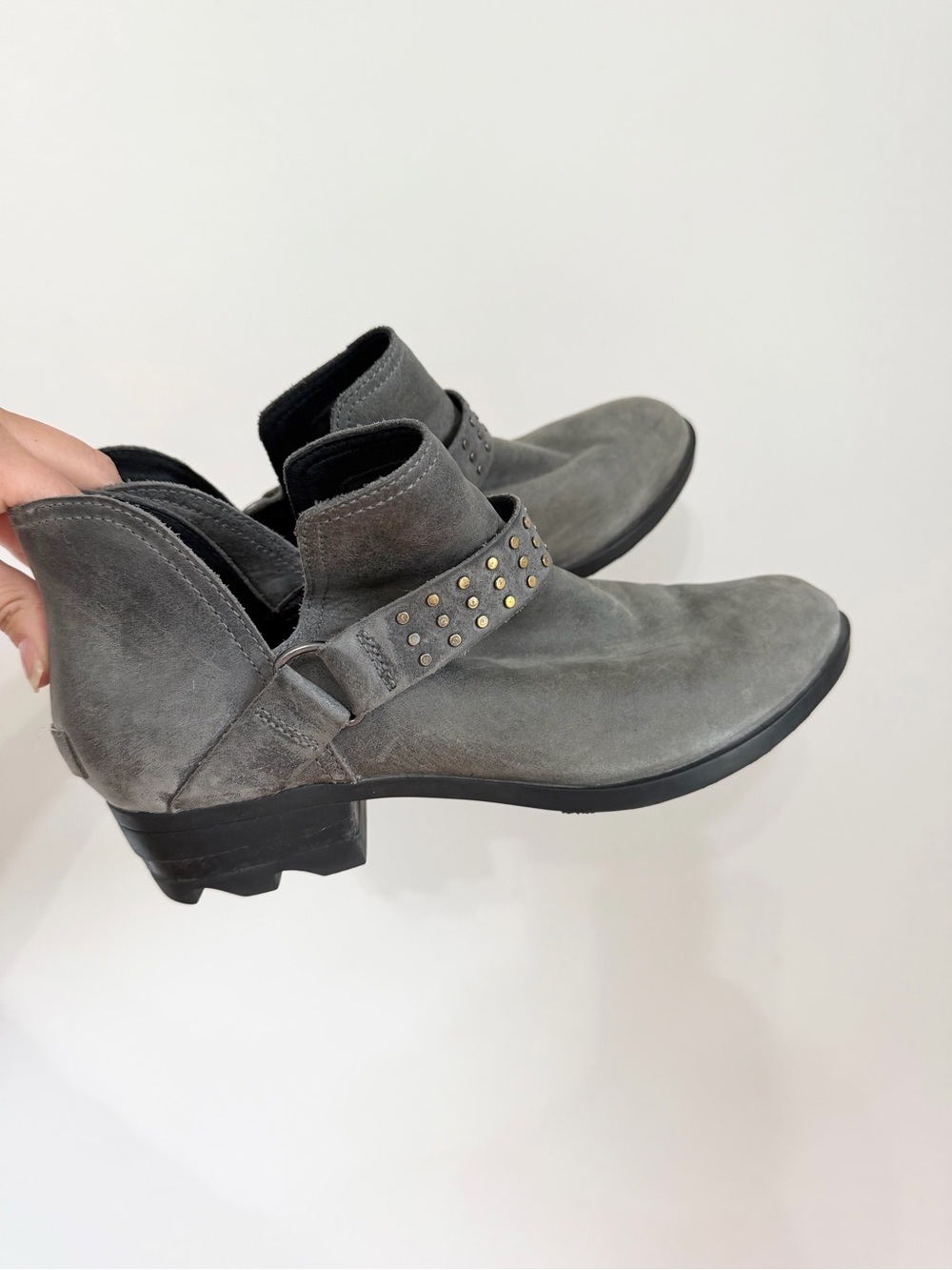 Sorel Women's Lolla II Boot Size 10 Block Heel Stud Strap Gray Leather Distress